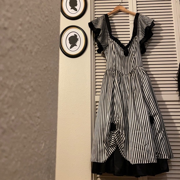 STUNNING Gunne Sax by Jessica McClintock Silky Stipe Ball Gown - Beetlejuice! - Picture 1 of 7